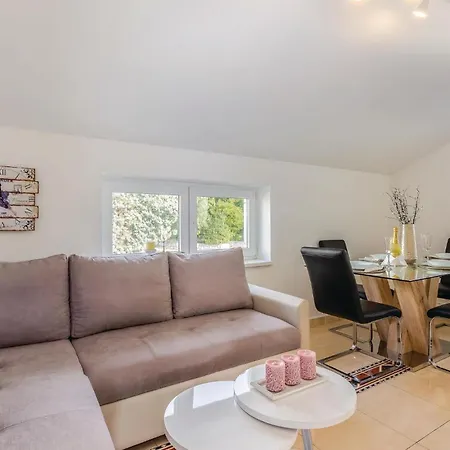 Amazing In With Wifi Apartment Selce