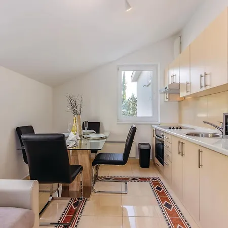 2 Bedroom Pet Friendly In سيلتسي